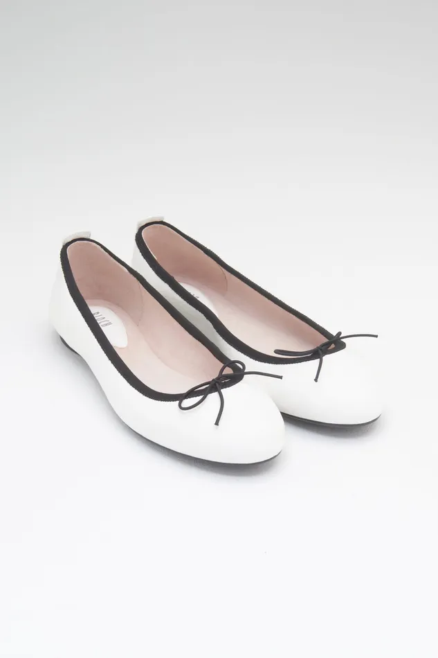 Ballet Flats Ladies Nashira Ballet Flats Bianco Leather Bloch Adult