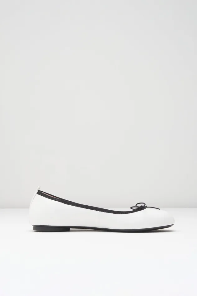 Ballet Flats Ladies Nashira Ballet Flats Bianco Leather Bloch Adult