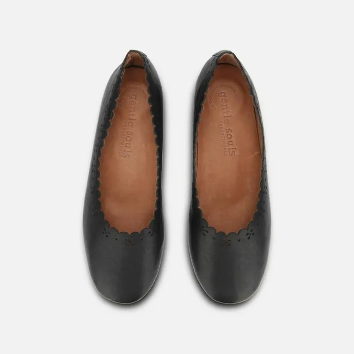 Kenneth Cole Eugene Scalloped Travel Ballet Flat Black Women Flats