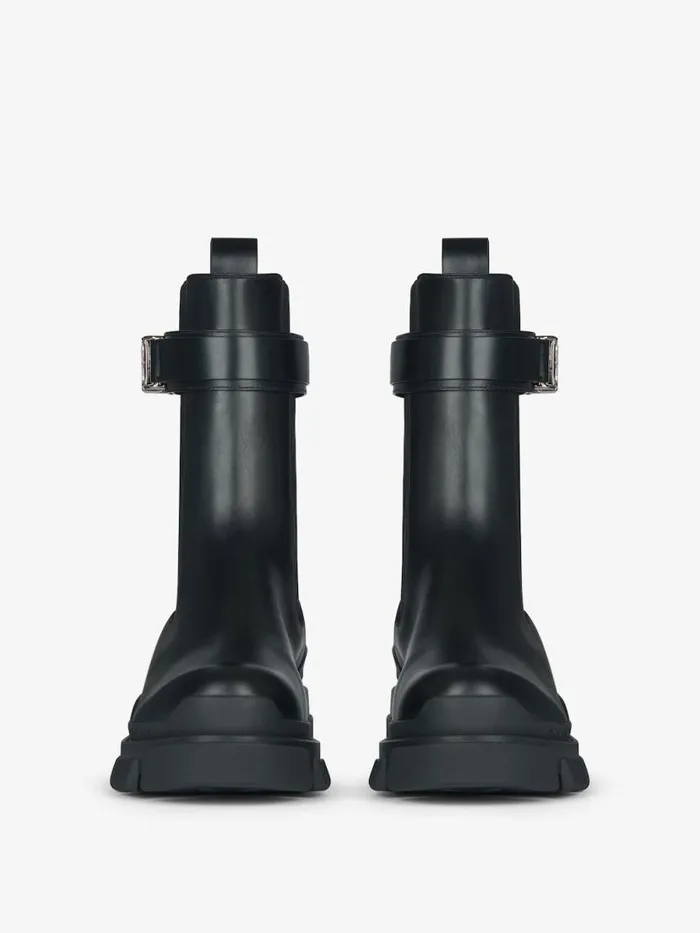 Men Boots and Loafers Givenchy Terra Chelsea Boots In Leather Black Men Boots and Loafers Givenchy Terra Chelsea Boots In Leather Black