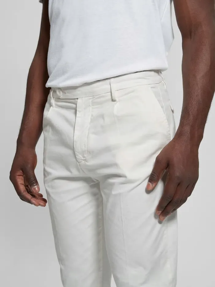 Men GUESS Noah Straight Pants Salt White Pants and Shorts Men GUESS Noah Straight Pants Salt White Pants and Shorts