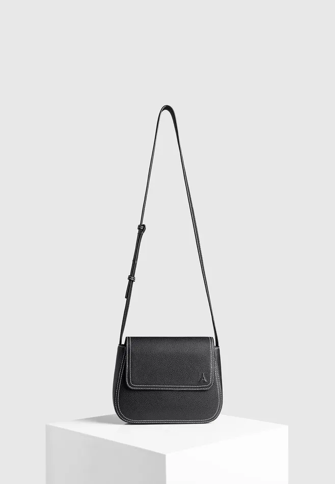 Men Manire De Voir Marseille Crossbody Bag Black
