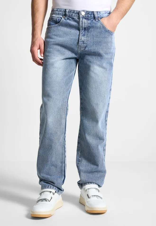 Men Manire De Voir Relaxed Fit Jean Washed Blue