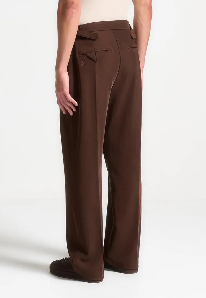 Men Manire De Voir Relaxed Fit Twill Pleated Tailored Trousers Brown