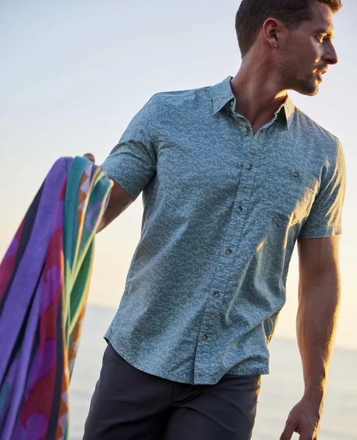 Men Shirts Toad and Co Mattock II Short Sleeve Shirt Mineral Batik Waves Print