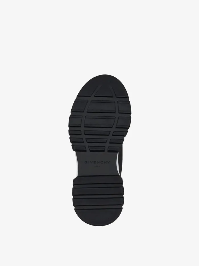 Men Spectre Givenchy Spectre Runner Sneakers In Synthetic Leather Blackwhite