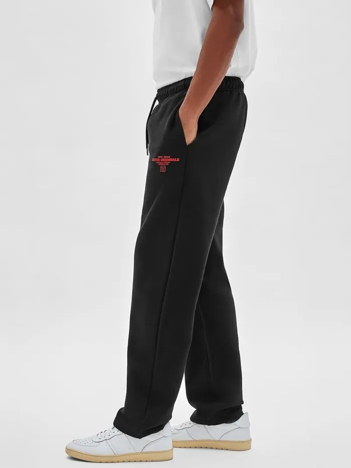 Pants and Shorts GUESS Men GUESS Originals Sweatpants Black Pants and Shorts GUESS Men GUESS Originals Sweatpants Black