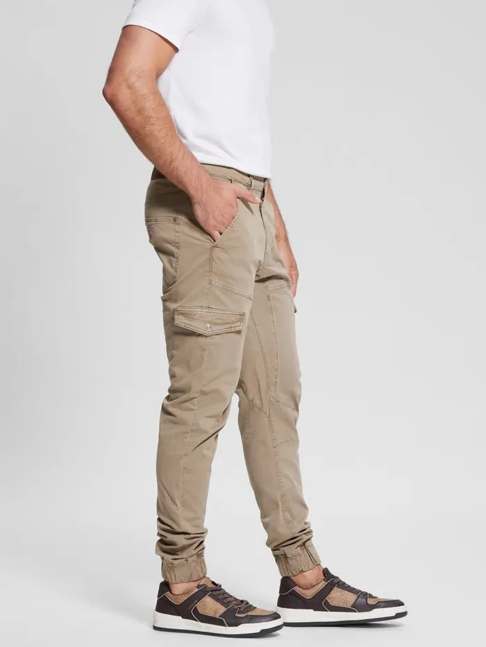 Pants and Shorts New Kombat Tapered Twill Pants Hashes Brown GUESS Men Pants and Shorts New Kombat Tapered Twill Pants Hashes Brown GUESS Men