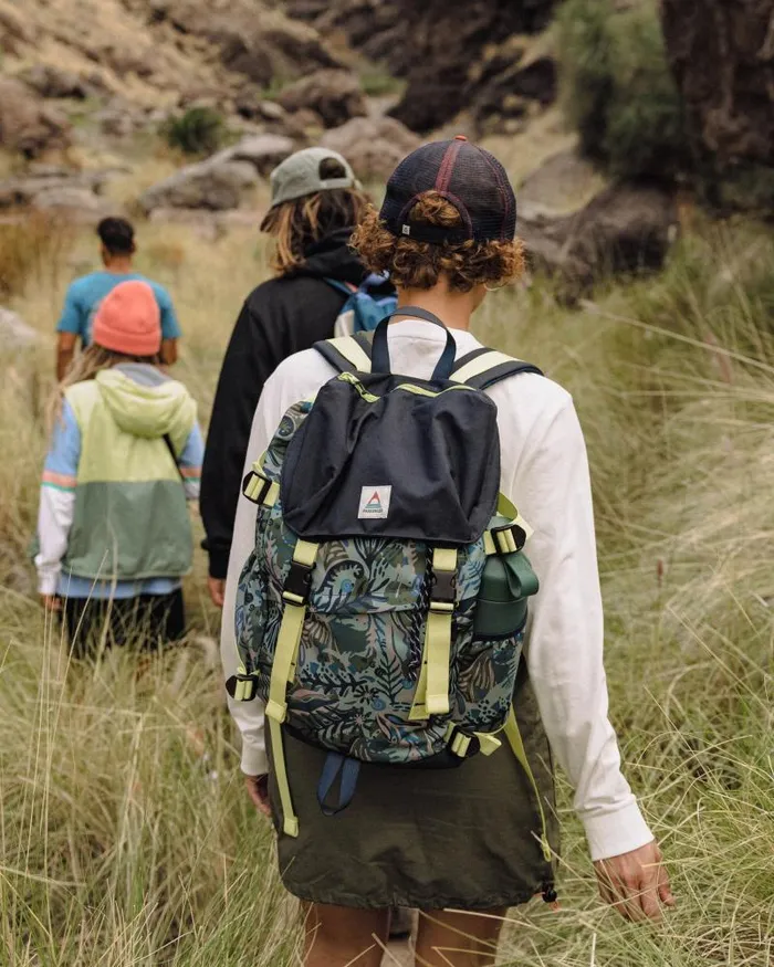 Passenger Backpacks and Bags Boondocker Recycled 26L Backpack Abstract Seaweed Pistachio Abstract Seaweed Pistachio 8211 WomenMen Passenger Backpacks and Bags Boondocker Recycled 26L Backpack Abstract Seaweed Pistachio Abstract Seaweed Pistachio 8211 WomenMen