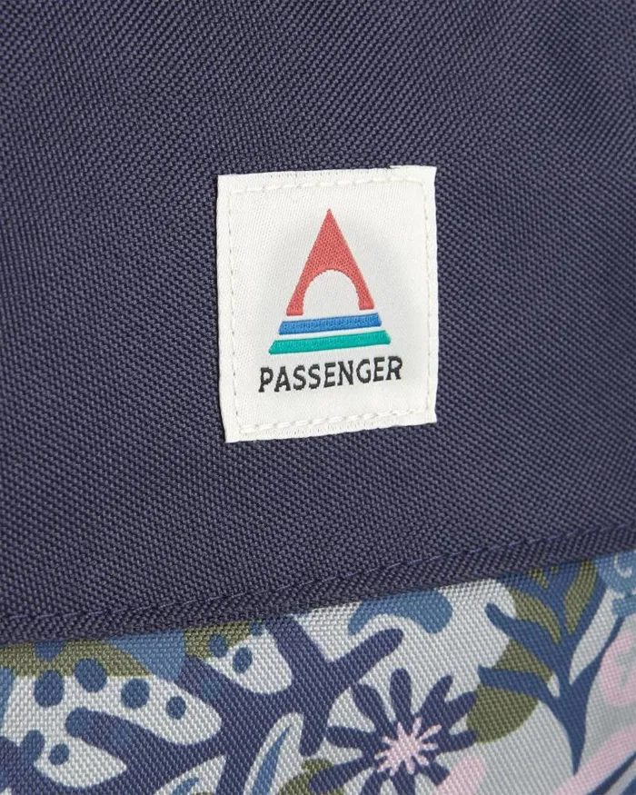 Passenger Backpacks and Bags Boondocker Recycled 26L Backpack Abstract Seaweed Pistachio Abstract Seaweed Pistachio 8211 WomenMen