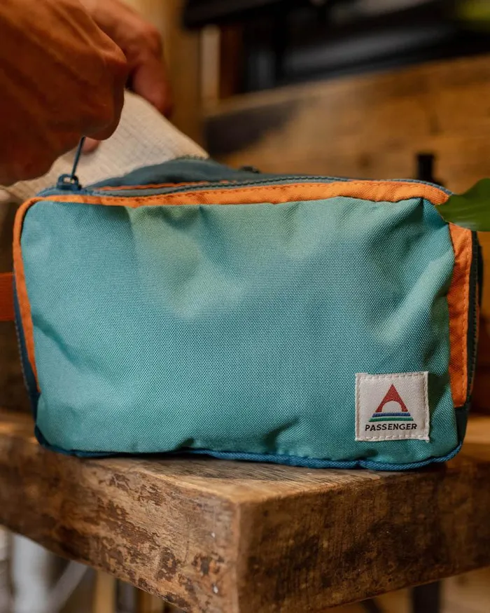Passenger Backpacks and Bags Travel Recycled Wash Kit Multi Colour Multi Colour 8211 WomenMen