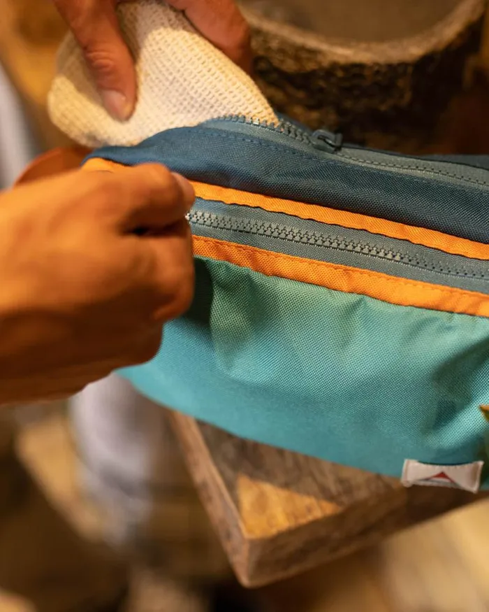 Passenger Backpacks and Bags Travel Recycled Wash Kit Multi Colour Multi Colour 8211 WomenMen