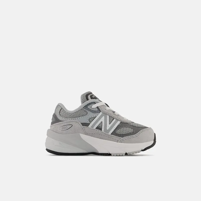 Size 0 8211 10 New Balance Kids 990v6 Grey with Silver