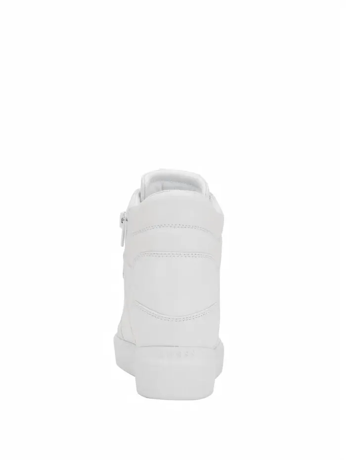 Sneakers Women Blairin Rhinestone Logo Wedge Sneakers White Graffiti GUESS Sneakers Women Blairin Rhinestone Logo Wedge Sneakers White Graffiti GUESS