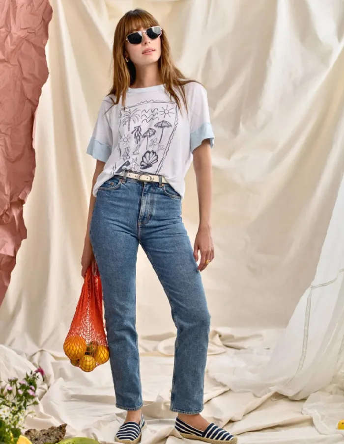 Sundry Clothing Tees Women Women039s French Cafe Boyfriend Tee In Optic White Optic White Sundry Clothing Tees Women Women039s French Cafe Boyfriend Tee In Optic White Optic White