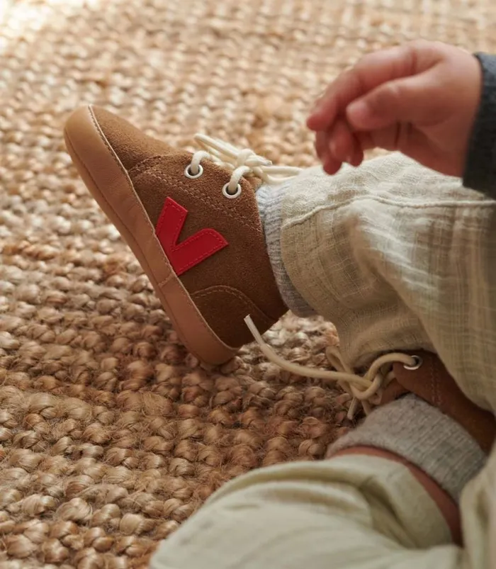 VEJA BABY SUEDE BROWN PEKIN Kids Baby