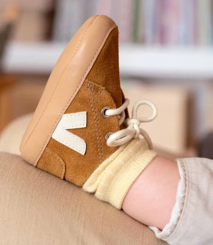 VEJA BABY SUEDE CAMEL PIERRE Kids Baby