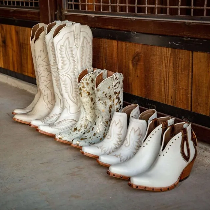 Western Boots Women Ariat Bandida Western Boot White Metallic Hair On Western Boots Women Ariat Bandida Western Boot White Metallic Hair On