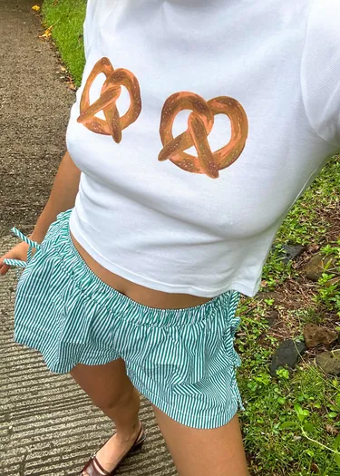 Women Alex Tee Pretzels Lisa Says Gah Graphic Tees