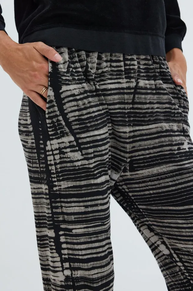 Women Brush Black Jezebel Pant Raquel Allegra Sweaters and Knits