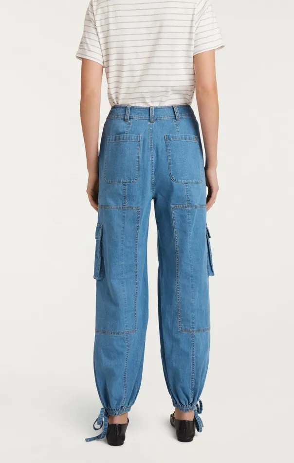 Women Cinq Sept Denim Zola Pant Light Wash