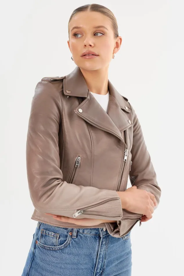Women DONNA Iconic Leather Biker Jacket Desert Gradient LAMARQUE Leather Jackets Women DONNA Iconic Leather Biker Jacket Desert Gradient LAMARQUE Leather Jackets