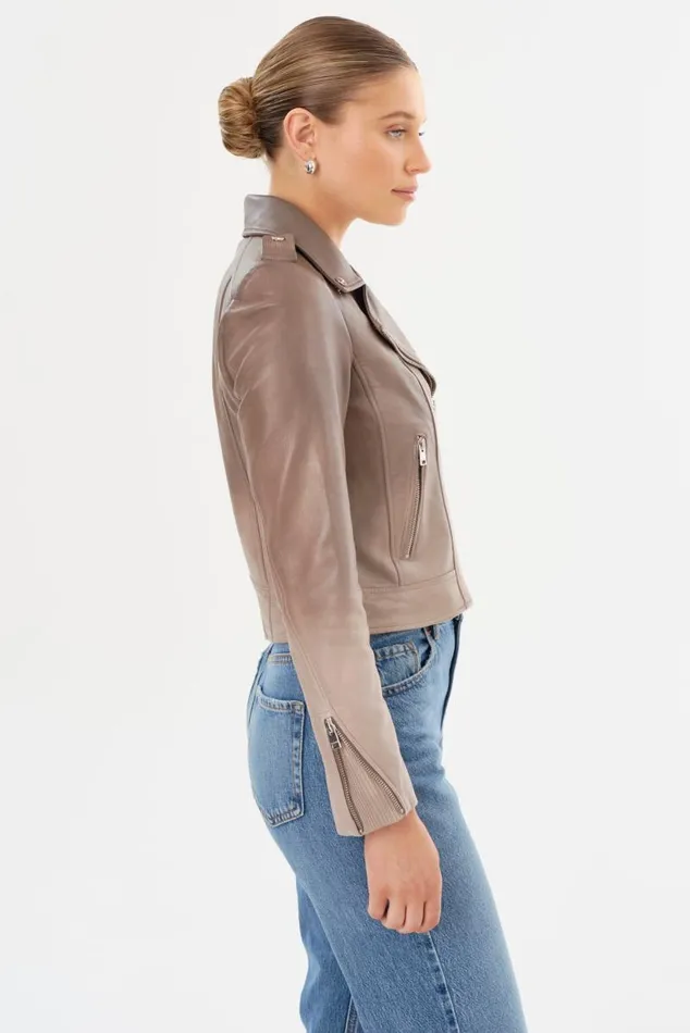 Women DONNA Iconic Leather Biker Jacket Desert Gradient LAMARQUE Leather Jackets Women DONNA Iconic Leather Biker Jacket Desert Gradient LAMARQUE Leather Jackets