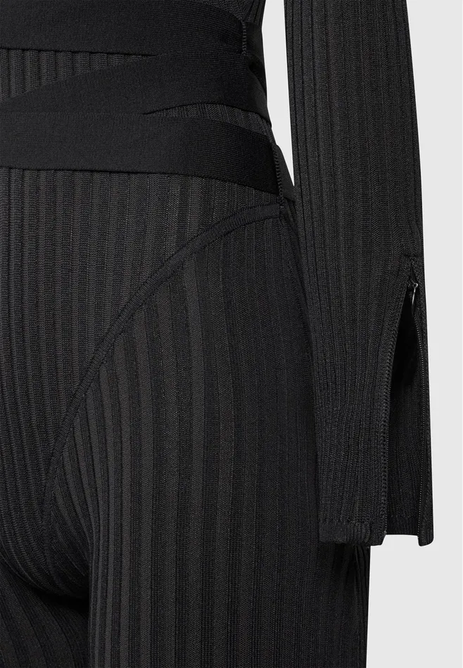 Women Manire De Voir Knitted Two Tone Jumpsuit With Belt Black