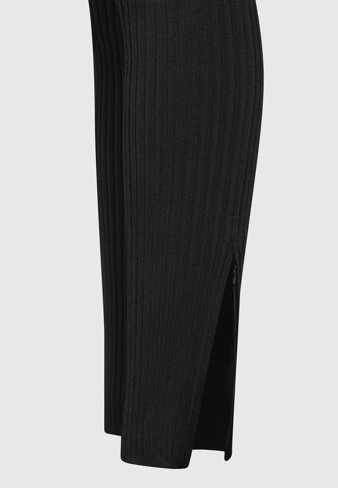 Women Manire De Voir Knitted Two Tone Jumpsuit With Belt Black
