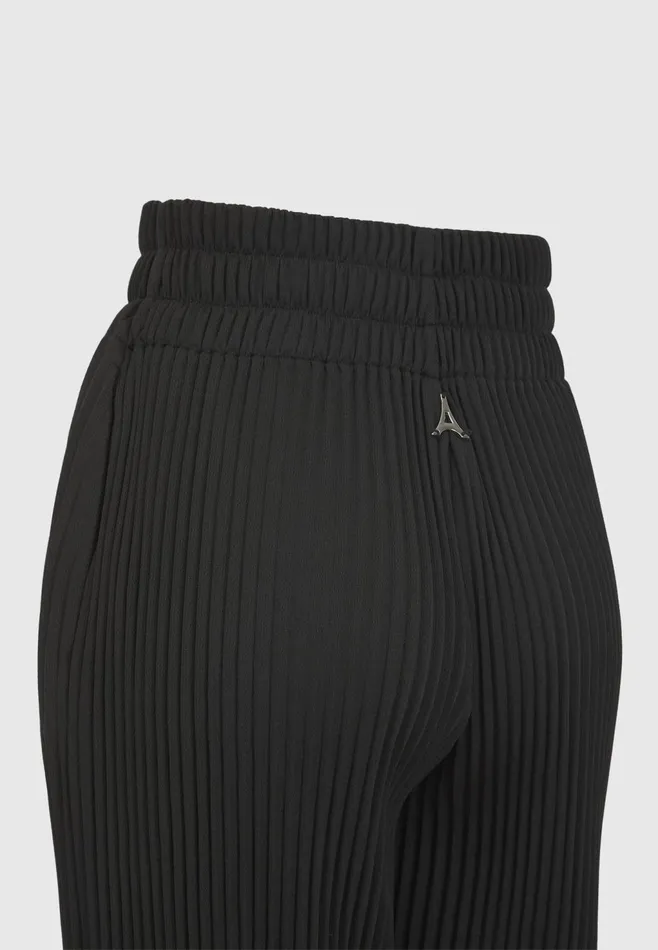 Women Manire De Voir Pleated Trousers Black